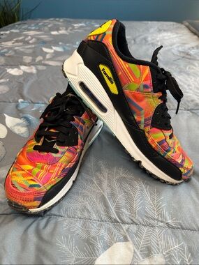 EUC Men’s Nike AIR MAX Black & Yellow Multi Color Sneakers Sz 10.5 Clear Swoosh